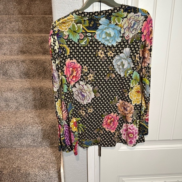 Johnny Was Fagan Favorite Long Sleeve Tee Shirt Soft Top Black with Floral Print - Picture 9 of 10